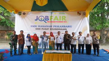 Suksesnya Kerja Sama SMK Hasanah Pekanbaru dan Perusahaan Gebu di Acara Job Fair